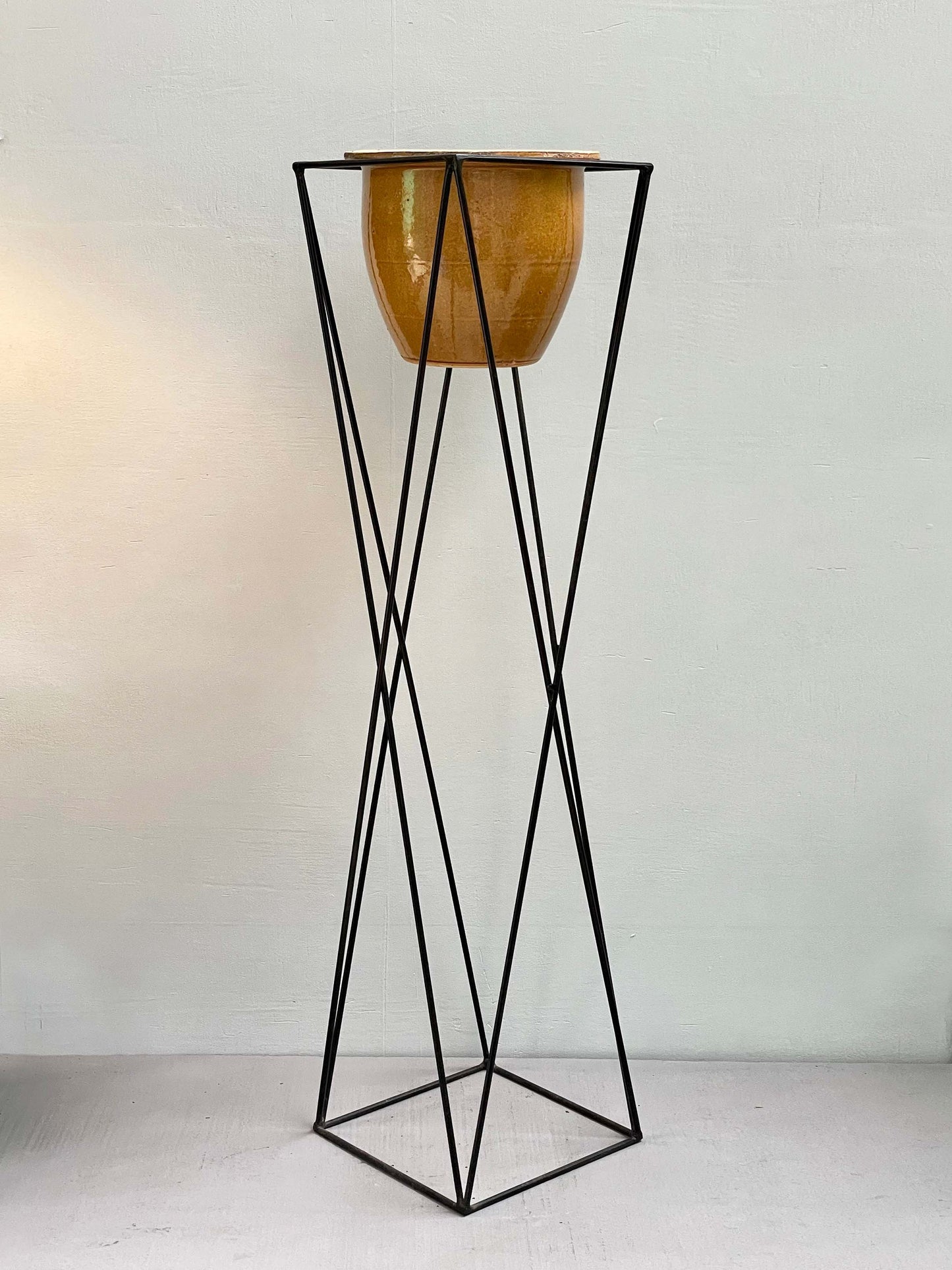 Metal Pot Stand - 3ft