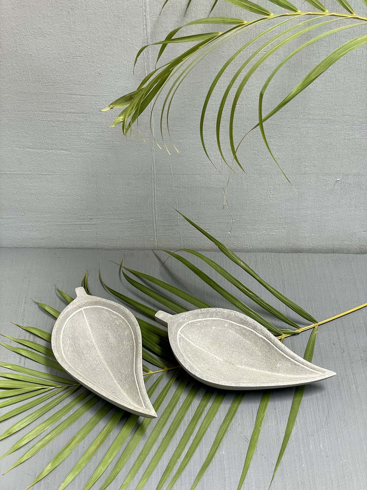Leaf Stone Platter - Frangipani