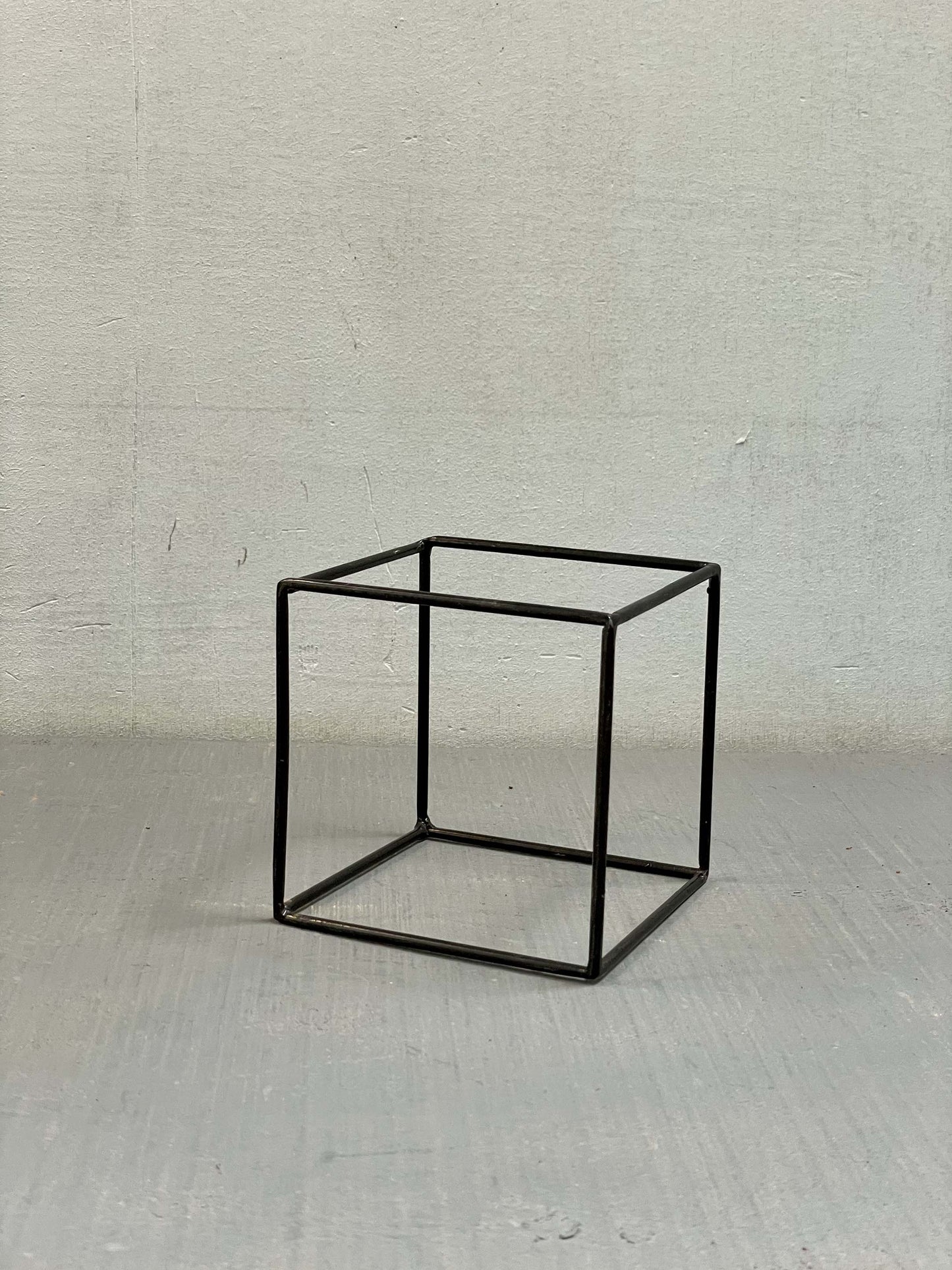 Metal Square Stand - S/L